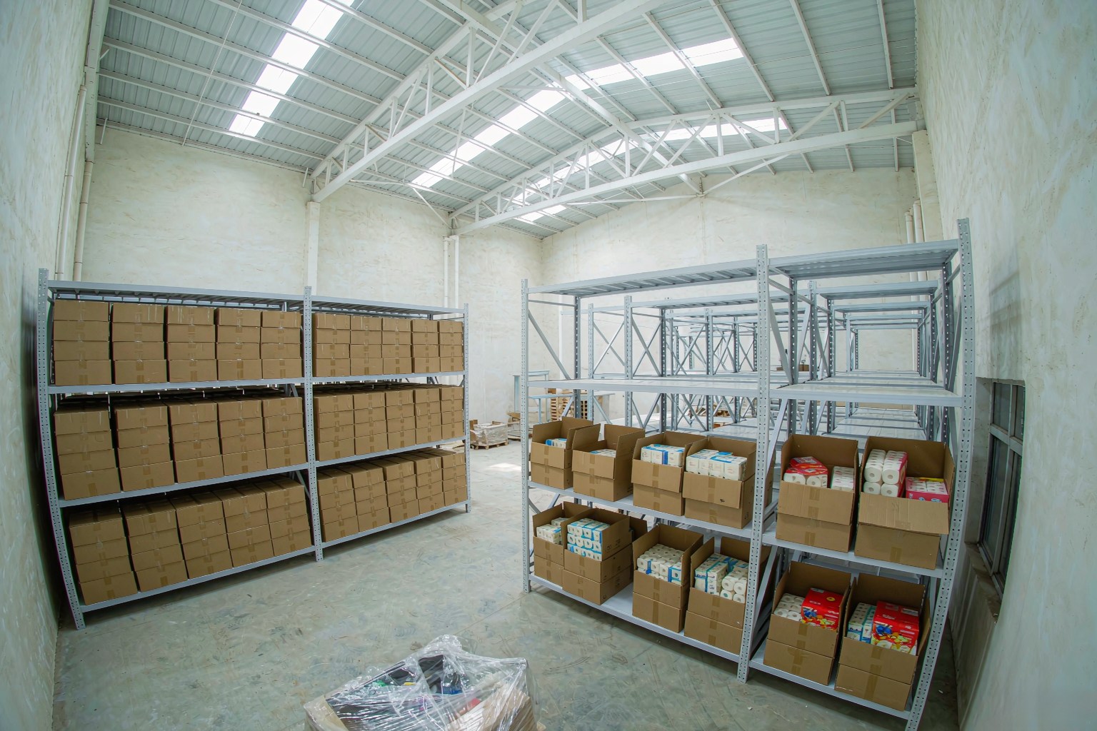 case-paper-01-warehouse.png
